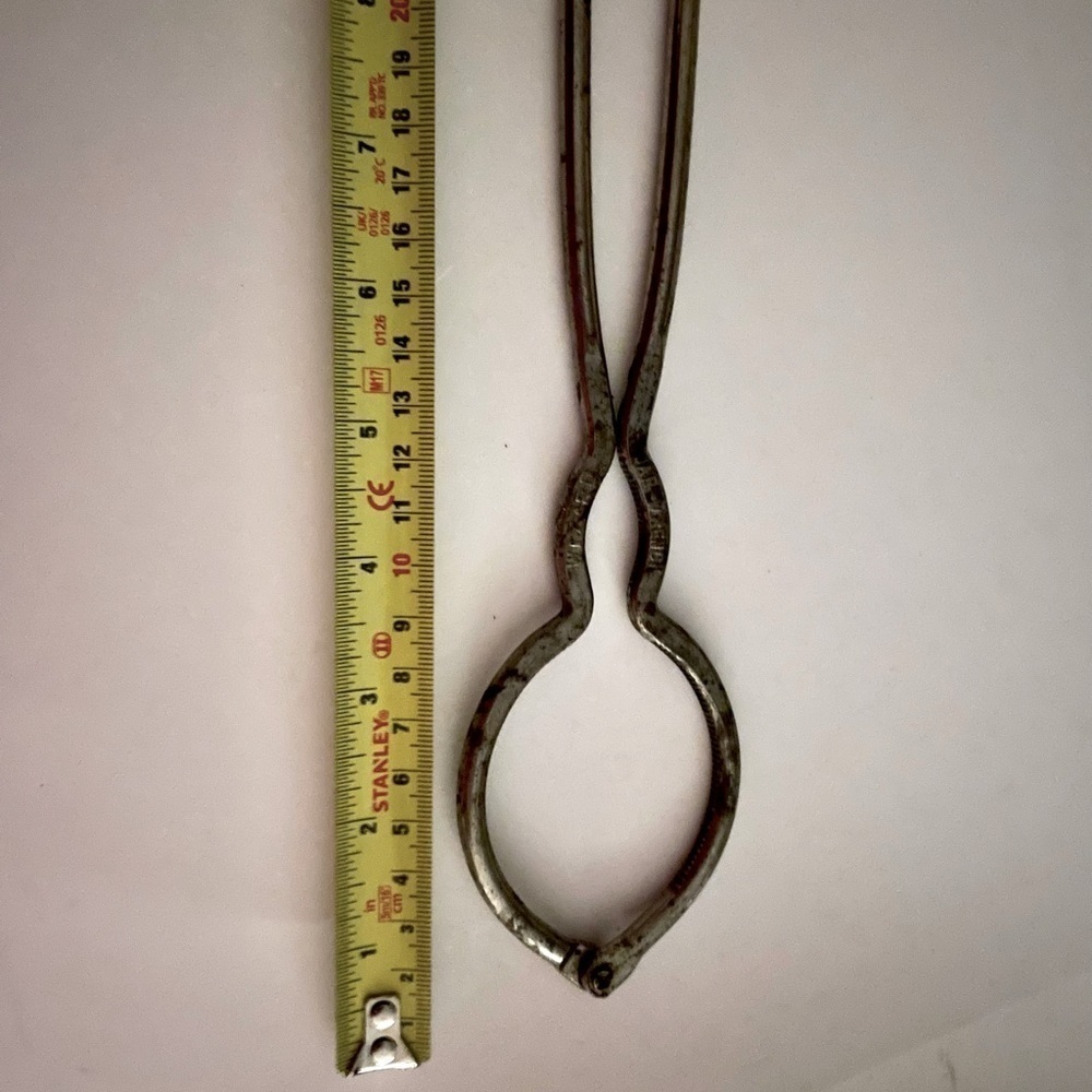 VINTAGE jar opener.
